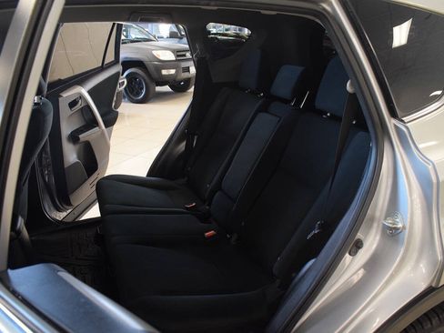 Used 2017 Toyota RAV4 LE w/ Carpet Mat Package AWD/4WD image 39