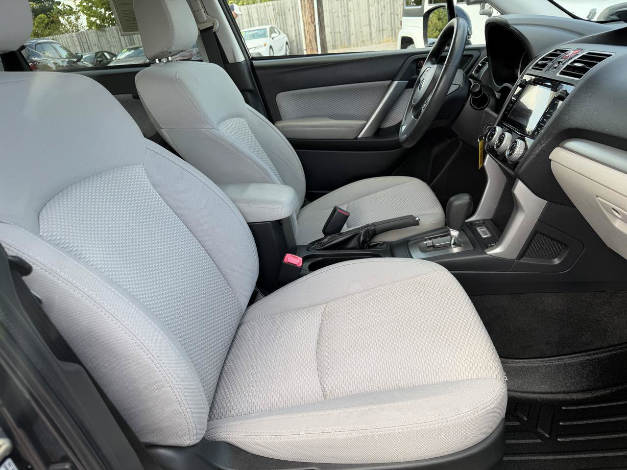 Used 2017 Subaru Forester 2.5i Premium w/ All-Weather Package AWD/4WD image 9