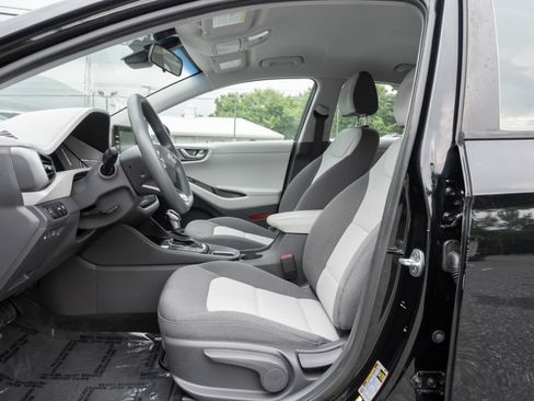 Used 2020 Hyundai Ioniq Blue FWD image 12