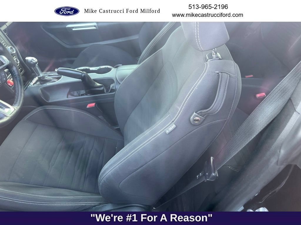 Used 2017 Ford Mustang Coupe RWD image 5