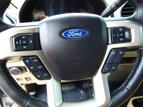 Used 2020 Ford F350 Lariat w/ Lariat Ultimate Package AWD/4WD image 20