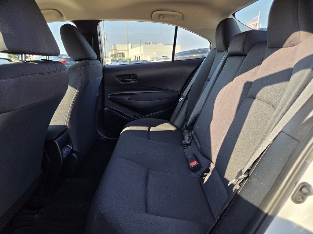 Used 2025 Toyota Corolla LE FWD image 26