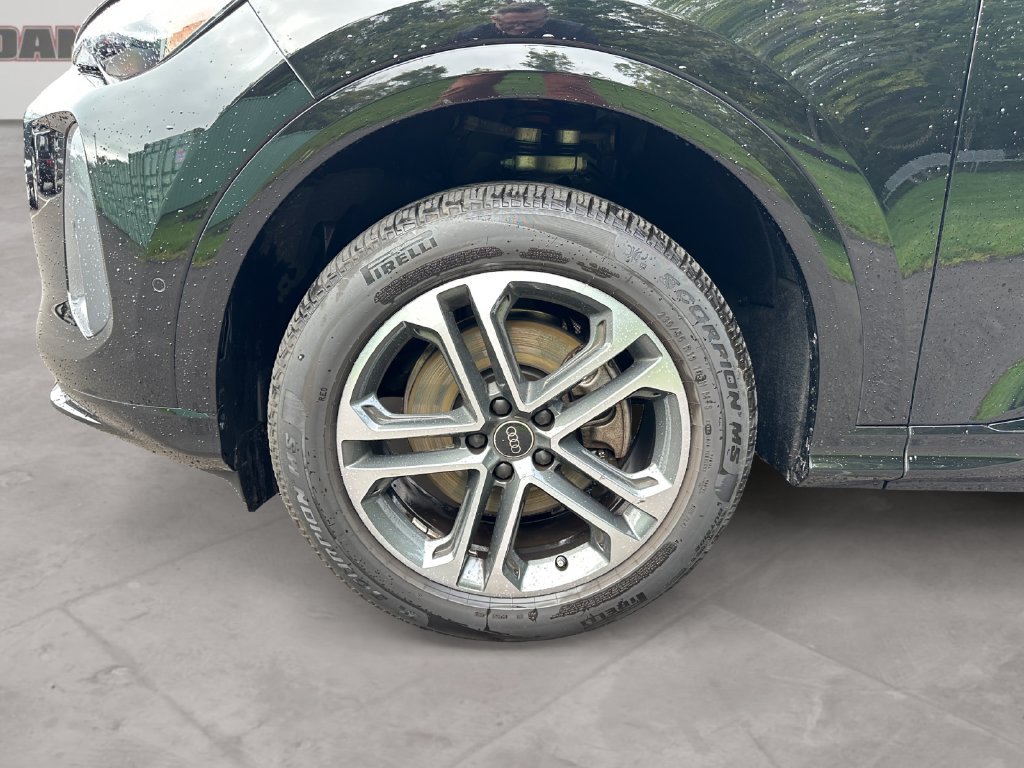 Certified 2025 Audi Q5 Premium w/ Convenience Package AWD/4WD image 14