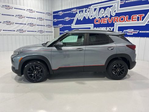 Used 2022 Chevrolet TrailBlazer LT FWD image 3