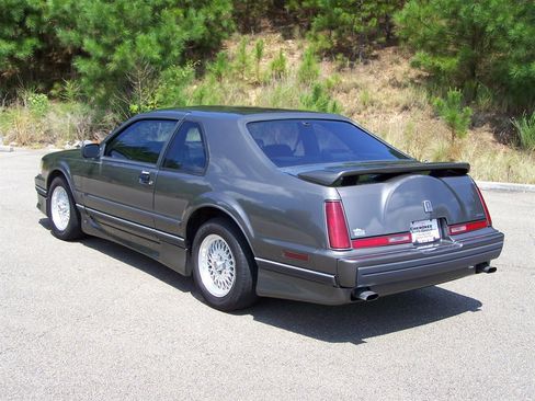 Used 1990 Lincoln Mark VII LSC RWD image 4