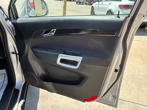 Used 2013 Chevrolet Captiva Sport LS FWD image 16