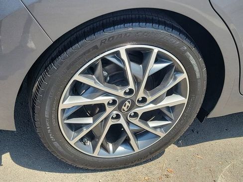 Used 2019 Hyundai Elantra Limited w/ Ultimate Package 02 FWD image 33