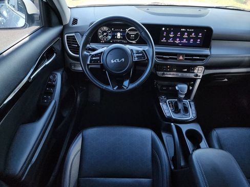 Used 2024 Kia Seltos EX AWD/4WD image 18