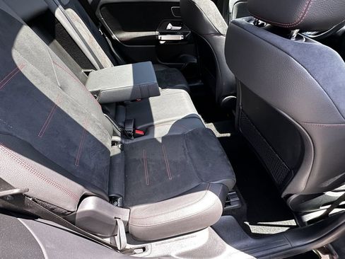 Certified 2025 Mercedes-Benz GLB 250 4MATIC image 18