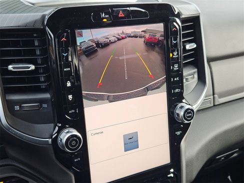 New 2026 RAM 1500 4x4 Crew Cab image 25