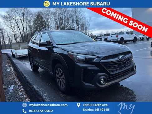 Used 2025 Subaru Outback Premium image 1