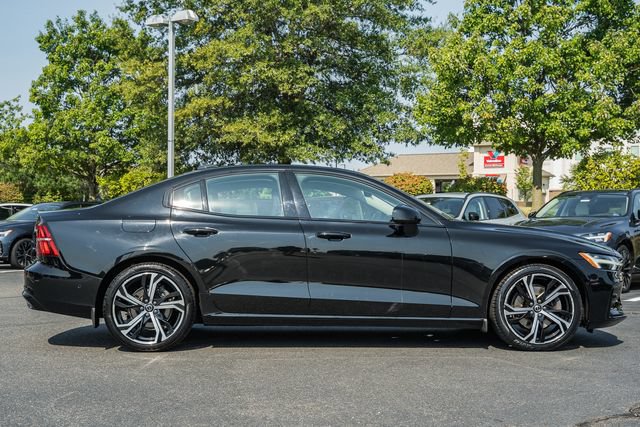 Certified 2023 Volvo S60 B5 Plus w/ Climate Package AWD/4WD image 4