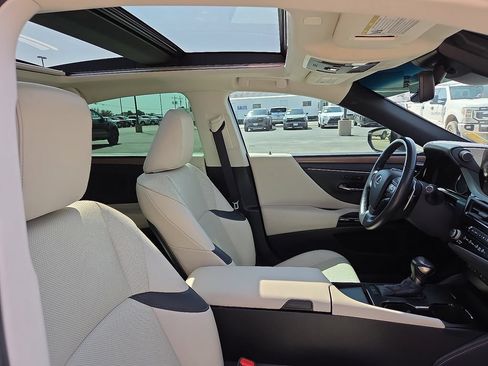 Used 2025 Lexus ES 350 w/ Premium Package FWD image 13