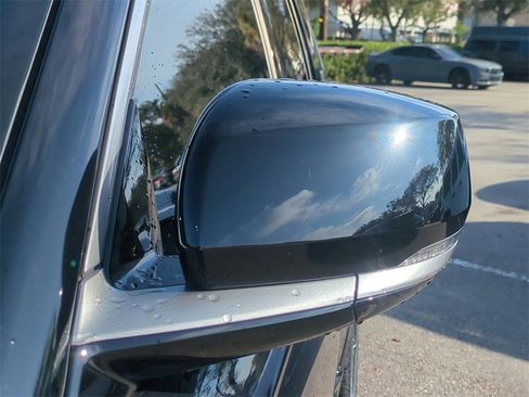 Used 2023 Jeep Grand Cherokee Summit image 13