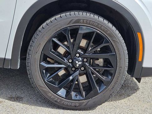 Used 2022 Mitsubishi Outlander SE image 12