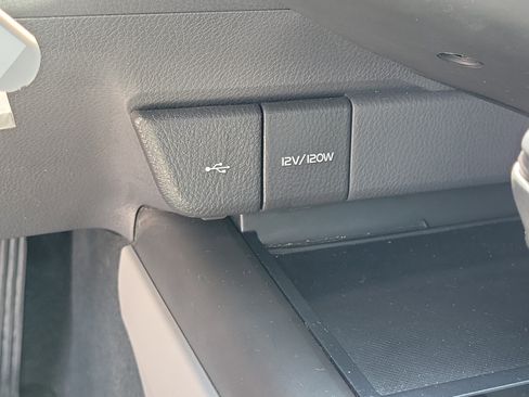 Used 2021 Toyota Camry SE FWD image 29