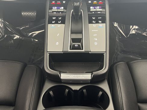 Certified 2026 Porsche Macan AWD/4WD image 20