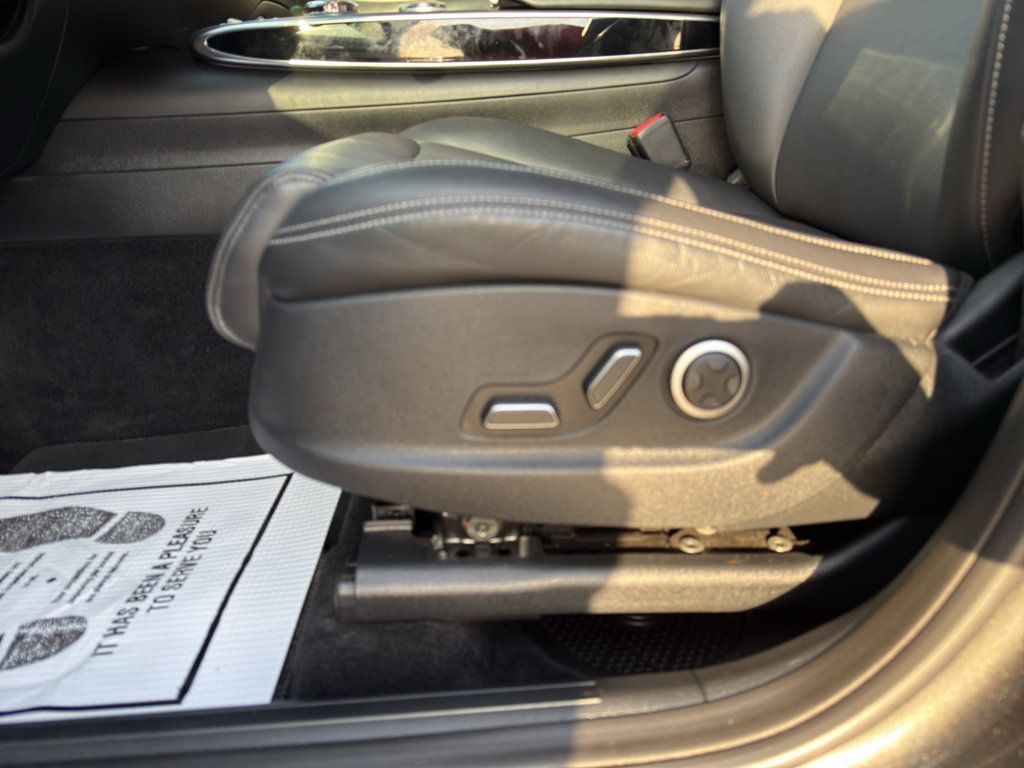 Used 2025 Genesis GV70 2.5T AWD/4WD image 12