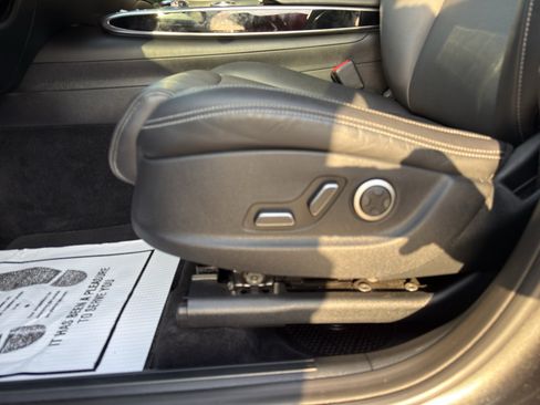 Used 2025 Genesis GV70 2.5T AWD/4WD image 12