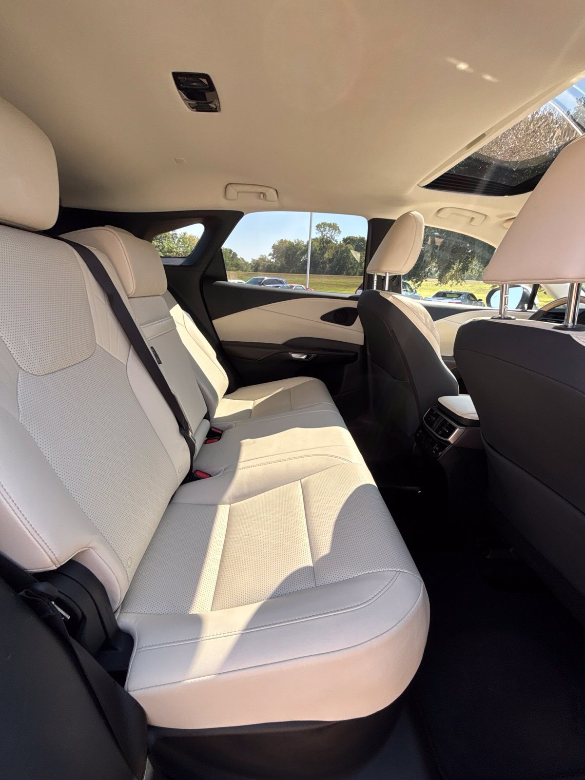 Used 2024 Lexus RX 350 Premium Plus w/ Cold Area Package FWD image 15