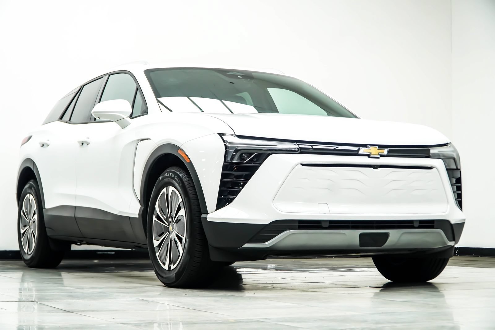 Used 2024 Chevrolet Blazer EV LT AWD/4WD image 5