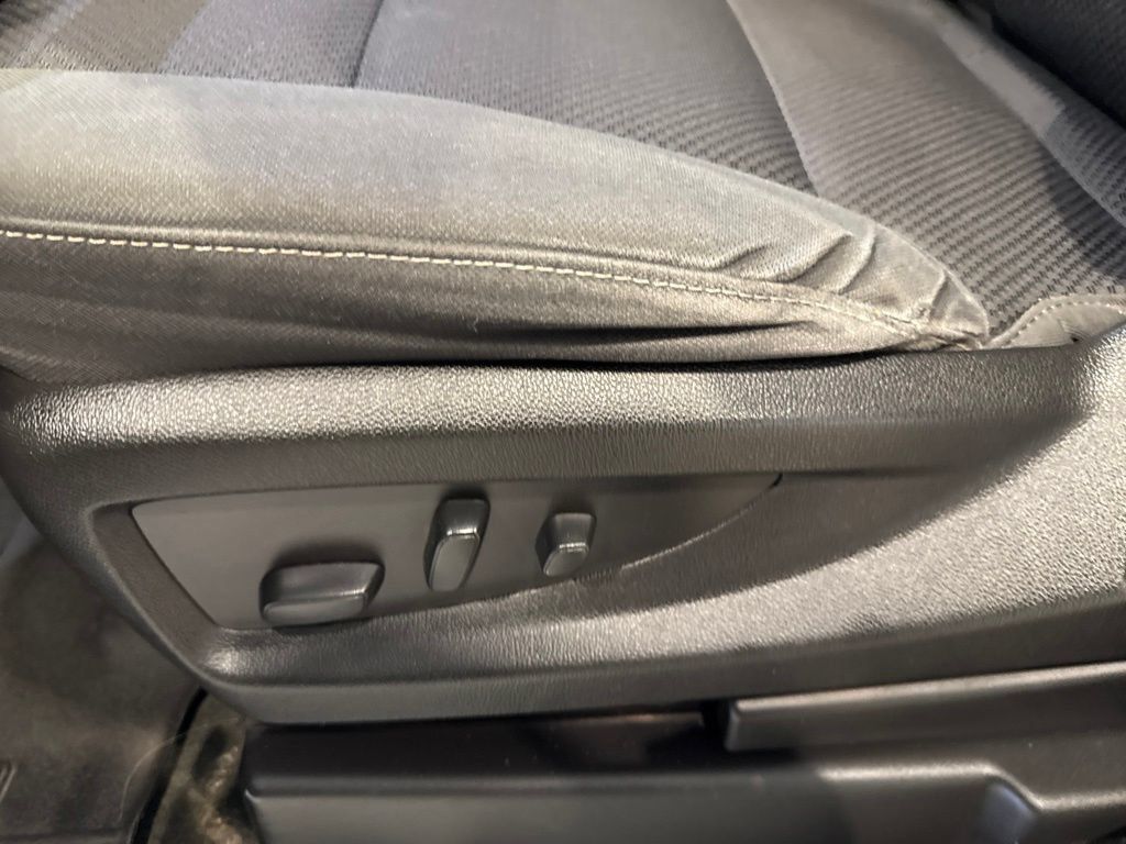 Used 2018 Chevrolet Silverado 1500 LT w/ All Star Edition AWD/4WD image 22