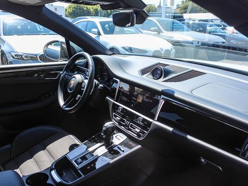 Used 2023 Porsche Macan Turbo AWD/4WD image 15