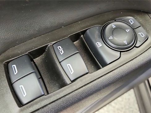 Used 2024 Chevrolet Equinox LT FWD image 31