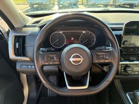 Certified 2023 Nissan Pathfinder Platinum FWD image 12