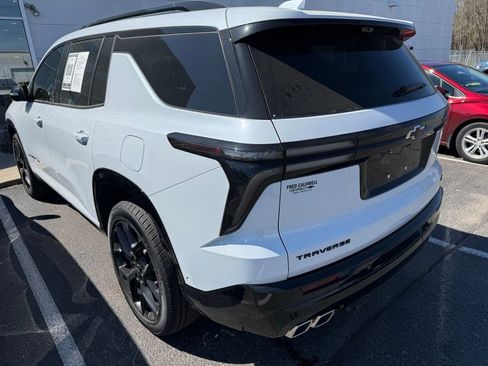 Used 2026 Chevrolet Traverse RS w/ LPO, Floor Liner Package FWD image 4