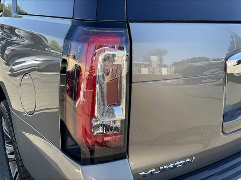 Used 2019 GMC Yukon Denali w/ Denali Ultimate Package image 31