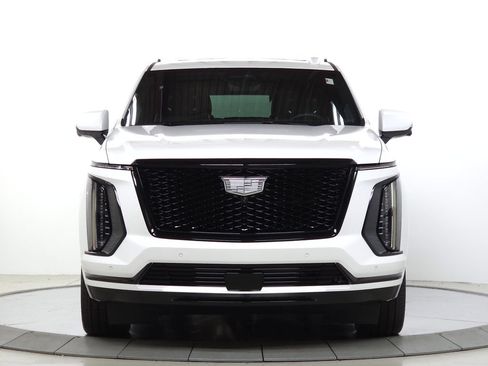 Used 2025 Cadillac Escalade Sport Platinum AWD/4WD image 11