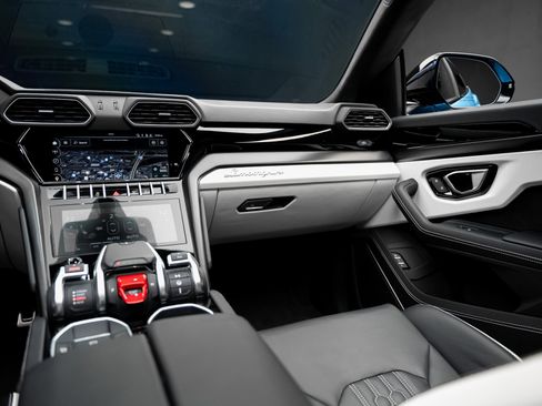 Used 2024 Lamborghini Urus S image 42