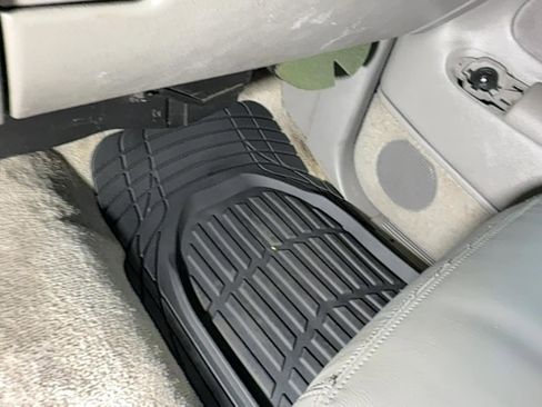 Used 1995 GMC Yukon SLE image 43