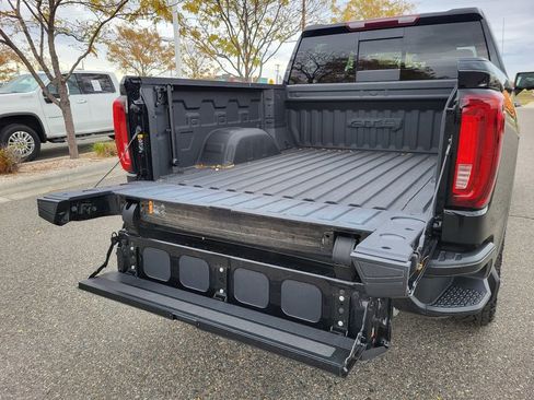 Used 2024 GMC Sierra 1500 AT4 w/ AT4 Preferred Package image 9