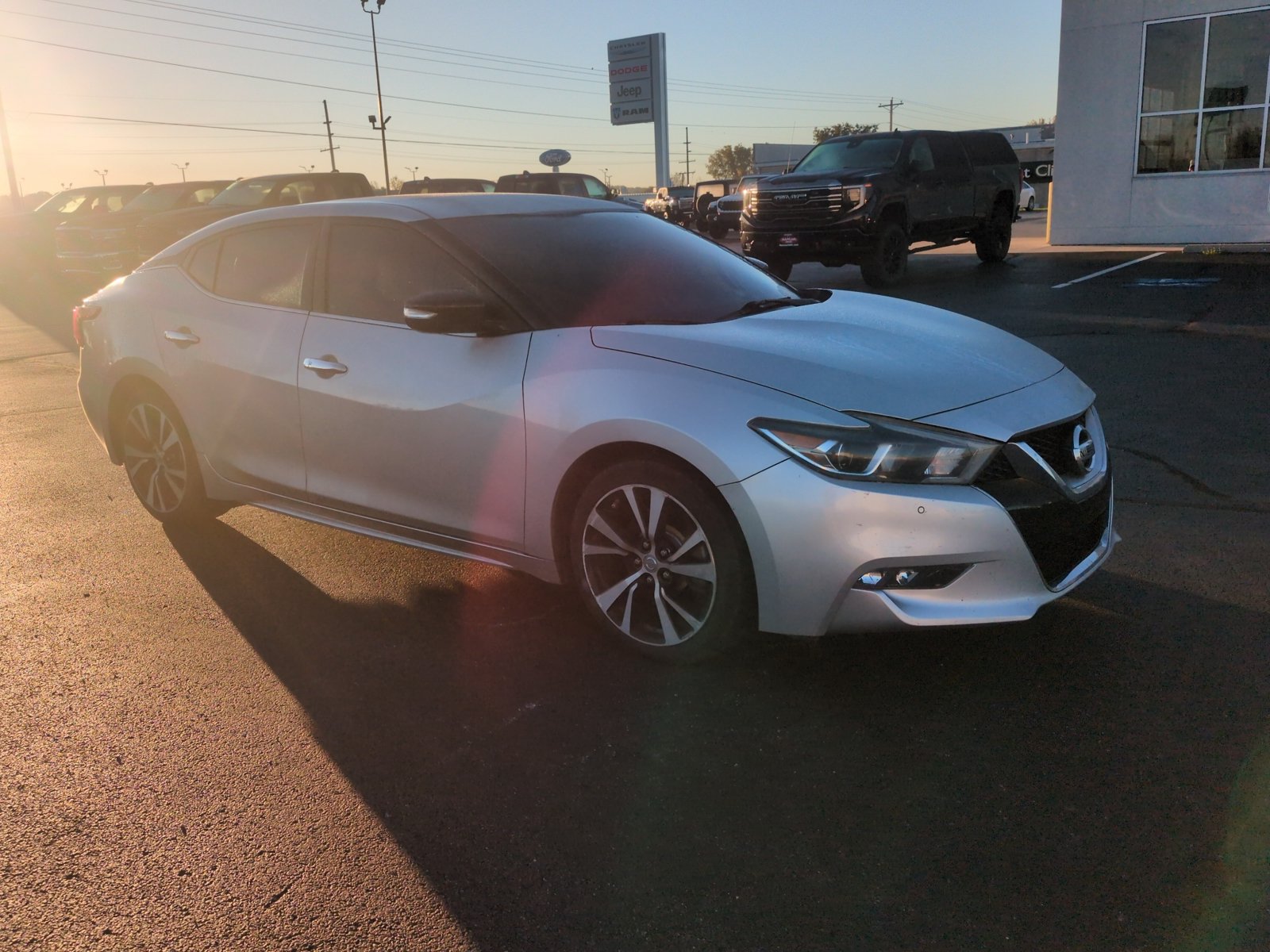 Used 2018 Nissan Maxima 3.5 SV FWD image 3