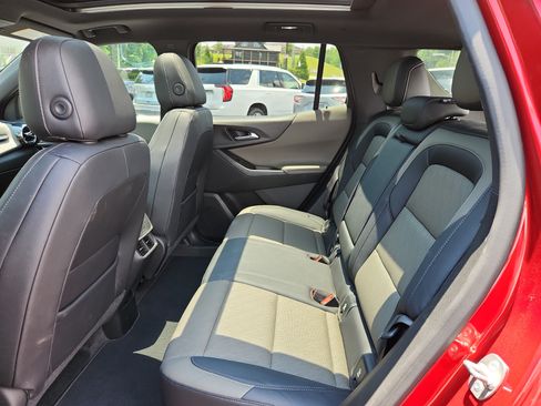 Used 2025 Chevrolet Equinox LT w/ Convenience Package II FWD image 24