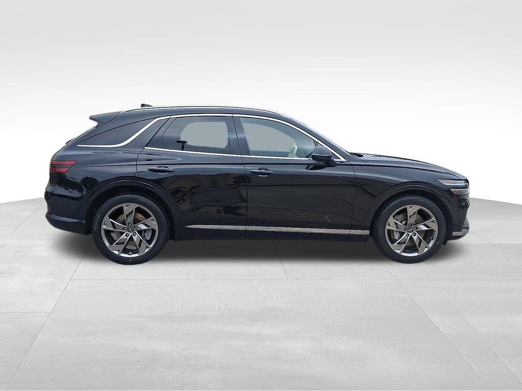 Used 2023 Genesis Electrified GV70 AWD/4WD image 7