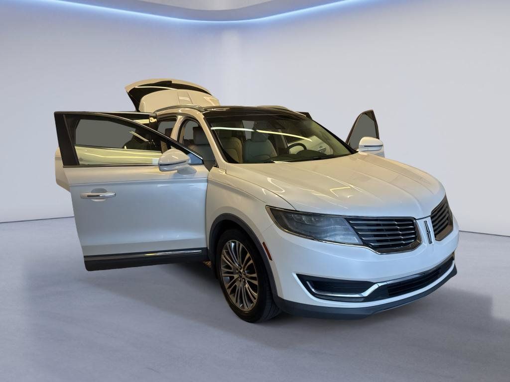 Used 2016 Lincoln MKX Reserve w/ Luxury Package FWD image 9