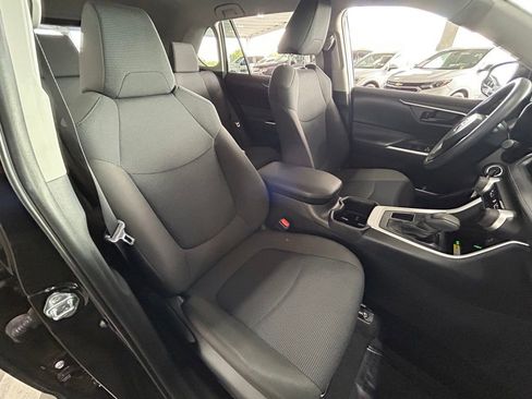 Used 2025 Toyota RAV4 LE image 31