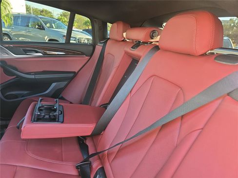 Used 2024 BMW X4 xDrive30i image 12