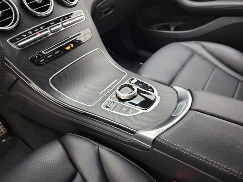 Used 2019 Mercedes-Benz GLC 300 image 11