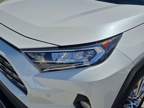 Used 2021 Toyota RAV4 Limited image 32