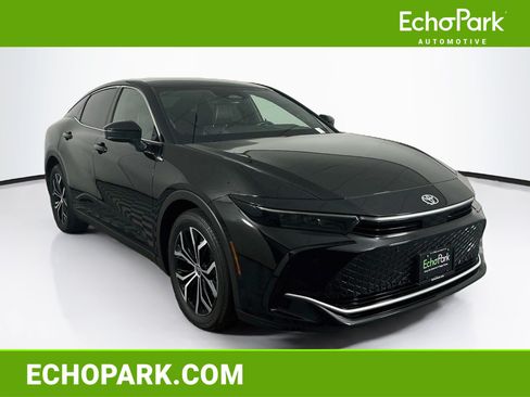 Used 2024 Toyota Crown AWD/4WD image 1