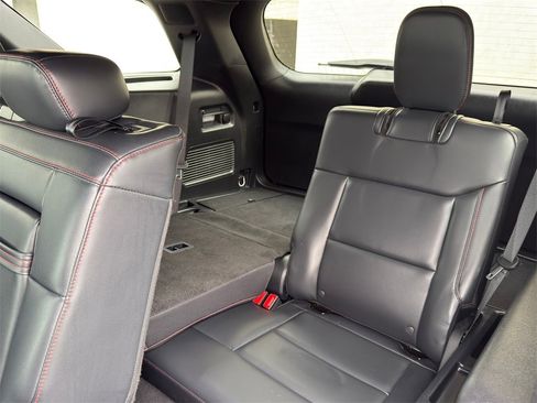 Used 2025 Ford Explorer ST-Line w/ ST-Line Street Pack image 31