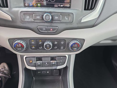 Used 2023 GMC Terrain SLE w/ Driver Convenience Package image 14