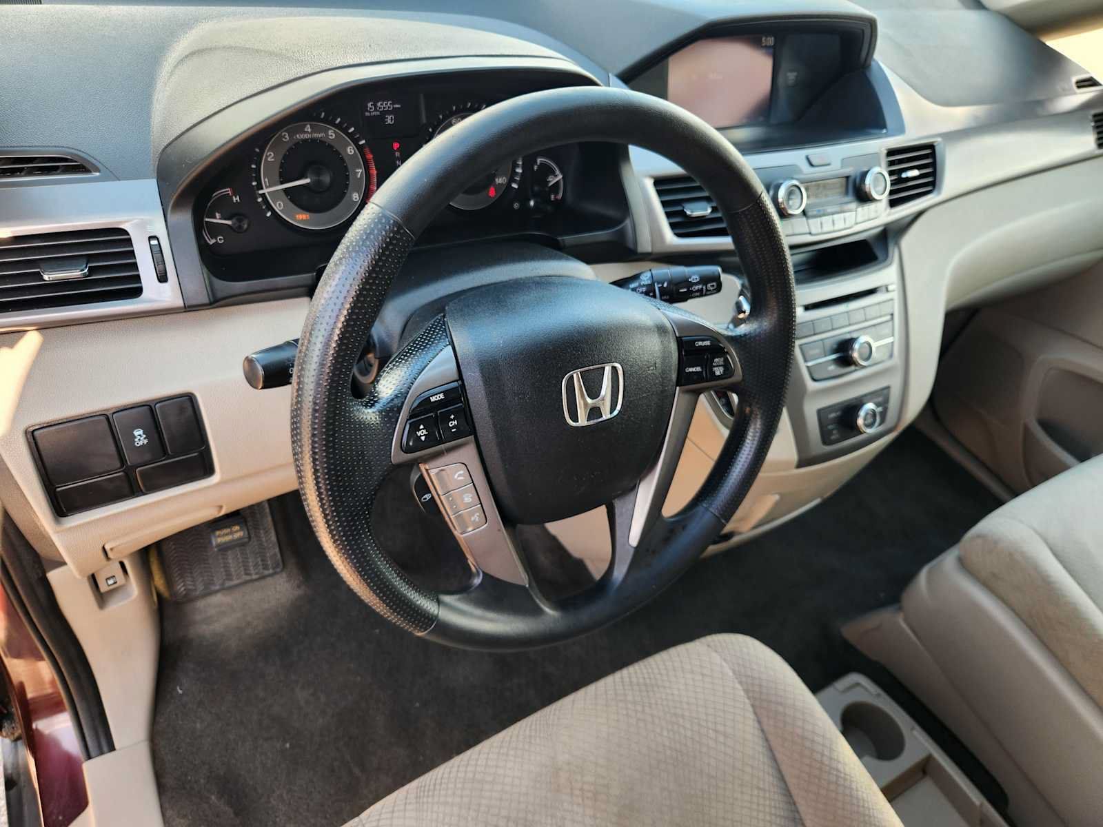 Used 2015 Honda Odyssey LX image 2