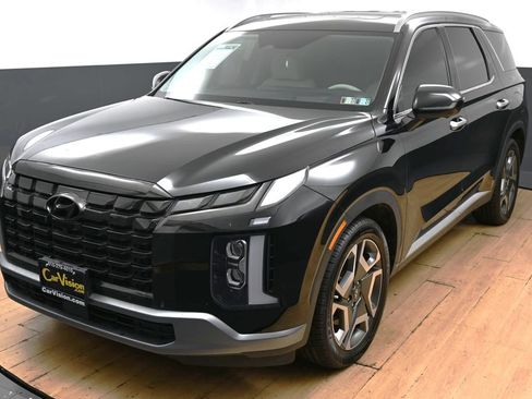 Used 2023 Hyundai Palisade Limited w/ Cargo Package FWD image 12