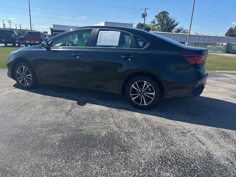 Used 2024 Kia Forte LXS image 2