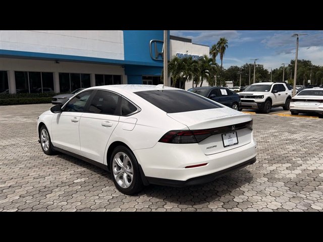 Certified 2025 Honda Accord SE image 4